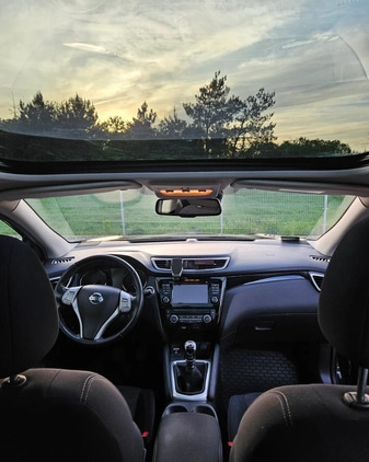 Nissan Qashqai cena 59900 przebieg: 89000, rok produkcji 2016 z Poznań małe 106